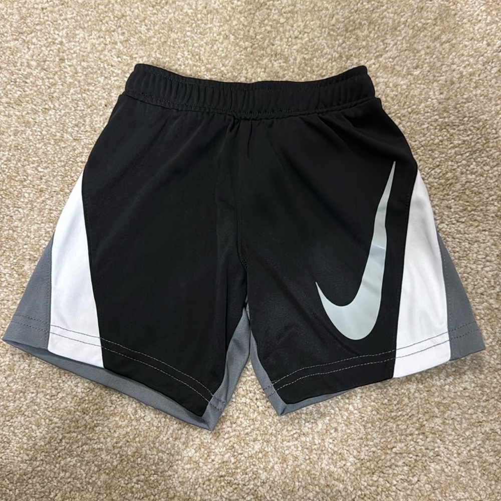 Nike dri-fit 3T basketball shorts